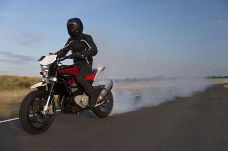 Husqvarna Nuda 900R, tiembla Ducati Hypermotard