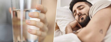 ¿Beber agua justo antes de dormir? La ciencia ha aclarado al fin si es una buena idea o un enemigo terrible del sueño