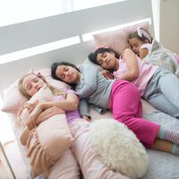 Fiestas de pijamas: así piensan las mamás que prohíben que sus hijos duerman fuera de casa