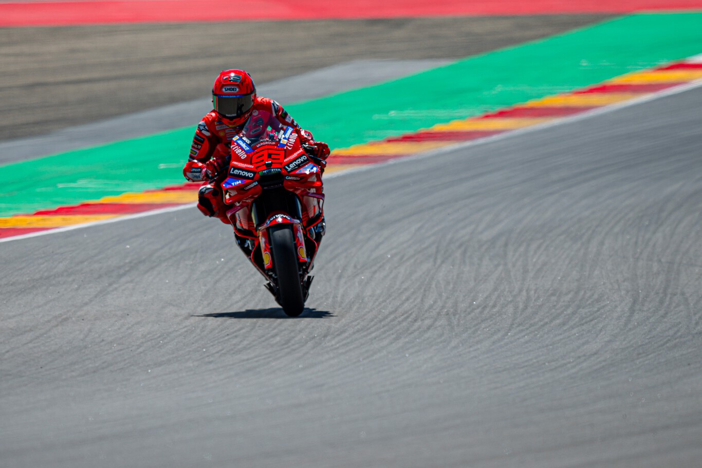 Marc Márquez se pasea en MotorLand, Álex Márquez minimiza daños y Pecco Bagnaia regresa al podio