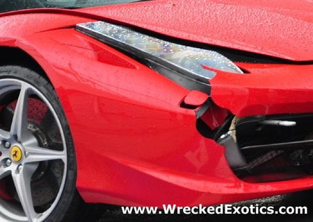 Ferrari 458 Italia accidentado