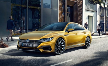 El Volkswagen Arteon, sucesor del CC, es el nuevo buque insignia de Wolfsburg