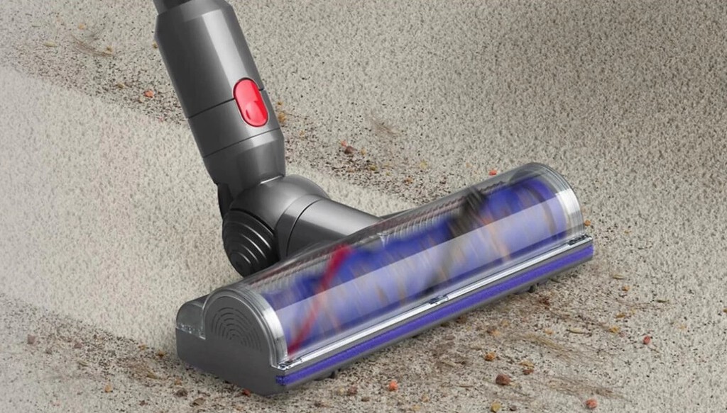 Chollazo para este aspirador escoba Dyson con precio de risa en Carrefour : ideal para limpiar tu casa fácilmente y en menos tiempo 