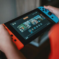 Desde que me regalaron esta chulísima funda para mi Nintendo Switch, no puedo salir de casa sin ella. Está inspirada en un icónico personaje 