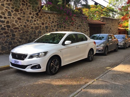 Manejamos el Peugeot 301 2018, uno de los autos más eficientes de todo México
