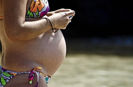 Perder peso y ejercitar el suelo pélvico después del parto previene la incontinencia urinaria