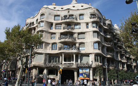 Barcelona aprueba una tasa turística para excursiones 