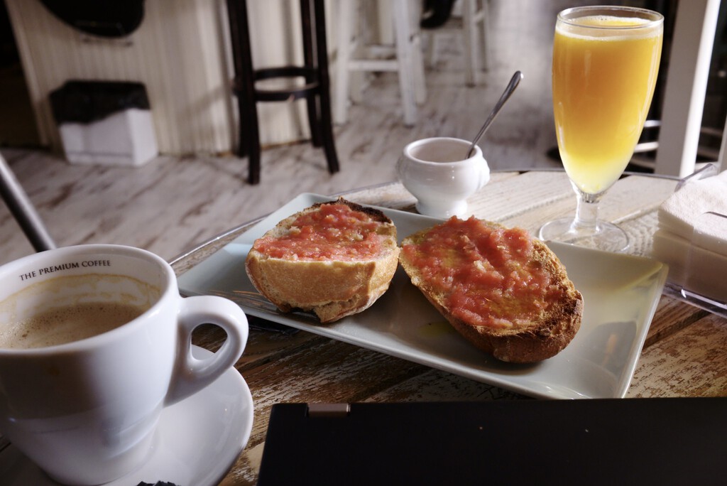 España desayuna poco y mal. La buena noticia es que bastan un par de consejos para llevarnos al siguiente nivel 