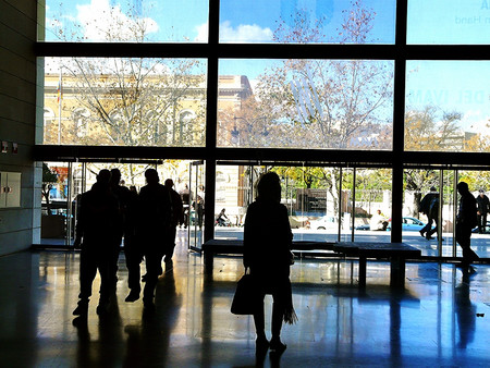 Corremuseus: un autobús con mucho arte (y gratis) para recorrer los museos de Valencia 