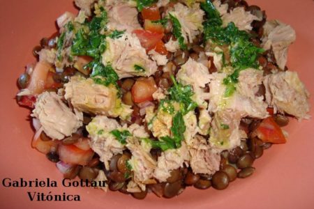 Ensalada de atún y lentejas. Receta saludable