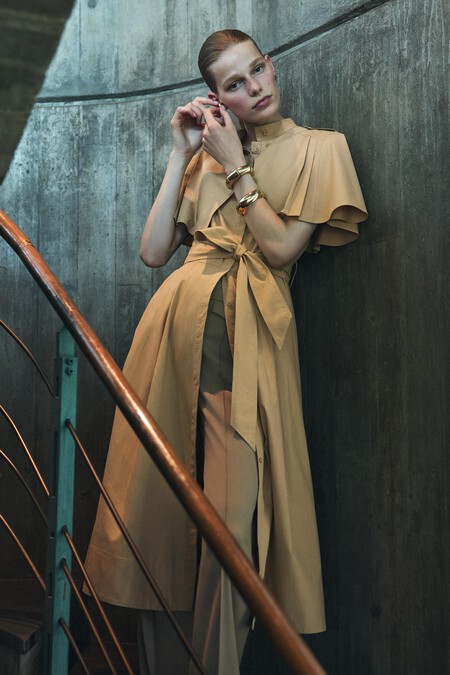 vestido camisero capa