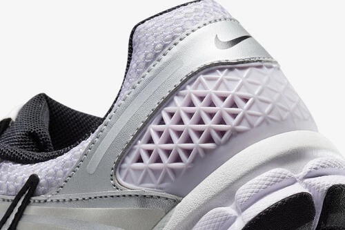 W Nike Zoom Vomero 5 M