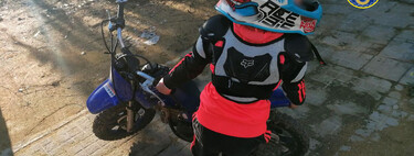 La policía intercepta a un niño de siete años que circulaba solo por la calle en la minimoto que le habían traído los Reyes Magos