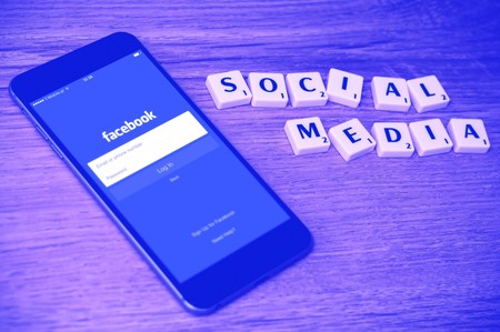 Facebook volatiliza en un solo día 30.000 millones de dólares de capitalización: ¿Qué le está pasando a la compañía?