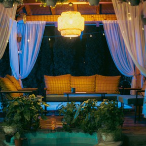 El próximo sábado 21 de marzo llegan a Aldi tres soluciones de iluminación baratas que serán un must para la terraza, balcón o jardín 