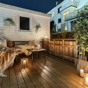 Bohemia y trenzada a mano este farolillo solar es la solución para iluminar balcones o terrazas sin cables 