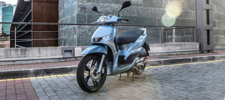 Buena, bonita, barata y una superventas: así es la nueva Peugeot Tweet 125i