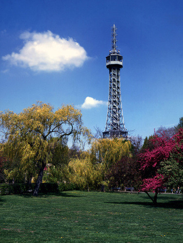 La Torre Petrín: una mini Torre Eiffel en Praga