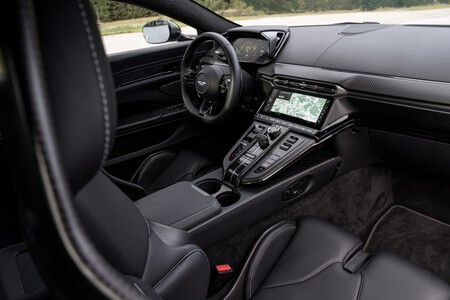 Prueba 2024 Aston Martin Vantage 37