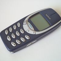 Una millennial, un gen X y una gen Z cambiaron su celular por un "cacahuatito" y solo uno de ellos disfrutó la experiencia 