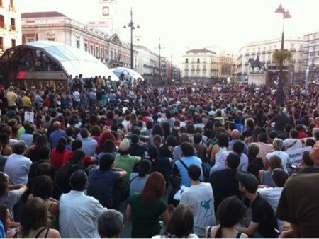 El 15-M convoca mañana en el Congreso y el miércoles en Ferraz y Génova