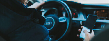 Las nuevas multas de la DGT que se estrenan hoy: más puntos por usar el móvil, adiós al margen para adelantar y todas las novedades