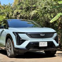 Manejamos Cadillac OPTIQ 2025: logra mejorar la fórmula de electrificación en la familia