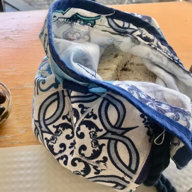 Hay que importar ya esta forma de servir el pan de Portugal: es más higiénico y mejor que las cestas españolas