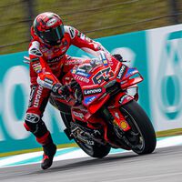 Pecco Bagnaia arrasa en la Sprint de Sepang y Álex Márquez se proclama subcampeón del mundo de MotoGP 