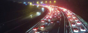 El Gobierno añadirá carriles a cuatro autovías de Madrid para acabar con los atascos. La ciencia dice que no va a funcionar