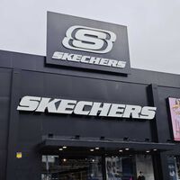 Estas Skechers parecen Samba, pero cuestan menos de 30 euros (y arrasan)