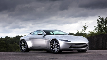 Esta es tu única oportunidad de hacerte con un Aston Martin DB10