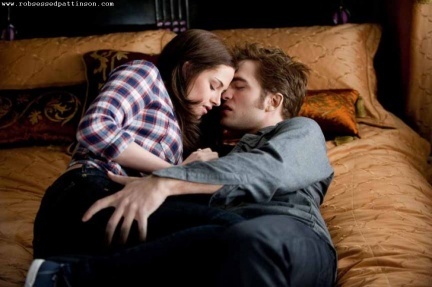 Robert Pattinson y Kristen Stewart en las imágenes más pastelosas de 'Eclipse'