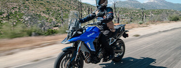 La Suzuki V-Strom 800 Tech no será la más aventurera, pero sí es la V-Strom más barata