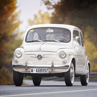 Tu coche viejo y sin etiqueta está un paso más cerca de poder entrar en las ZBE: matricularlo como histórico va a ser más fácil y barato este verano