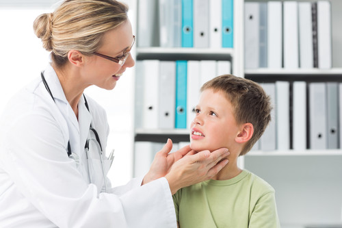 Paperas o parotiditis en niños: qué es, como se contagia la enfermedad y cómo prevenirla