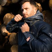 Resistente a la lluvia, ligera y calentita: Columbia arrasa antes del otoño con su chaqueta perfecta a mitad de precio   