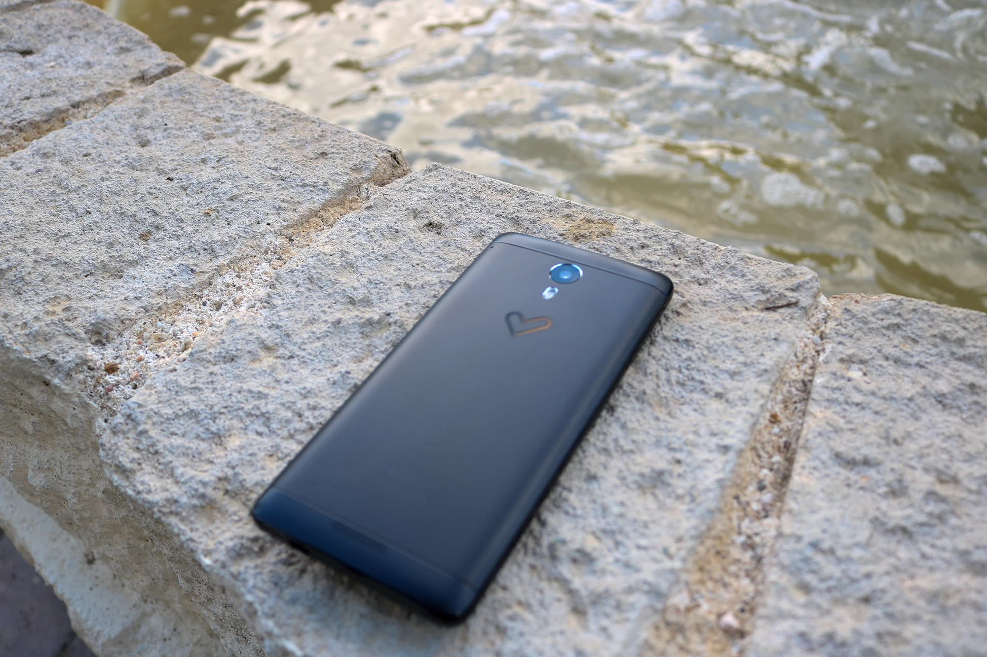 Foto de Diseño del Energy Phone Max 3+ (18/19)