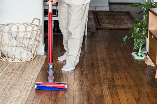 Dyson comienza el mes liquidando todos sus aspiradores sin cables a precio de outlet  