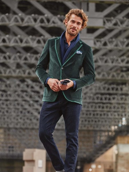 Los looks de fiesta se apoderan de las calles en el mejor street style de la semana