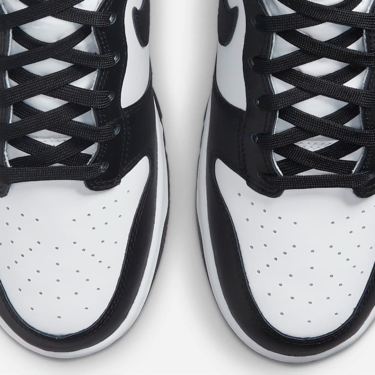 Uno de los modelos clásicos y más populares de Nike está de rebajas: unas zapatillas en blanco y negro para conquistar la calle por menos de 80 euros 