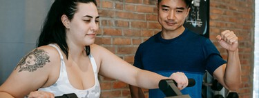 Si tienes exceso de peso y quieres adelgazar, esta es la mejor máquina que puedes elegir para entrenar en casa