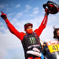Kevin Benavides es el ganador del Dakar y Ricky Brabec completa el doblete de Honda tras ganar la etapa final