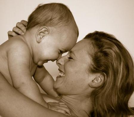 "Las madres y las familias: retos de un mundo cambiante", lema del Día Internacional de la Familia 2009