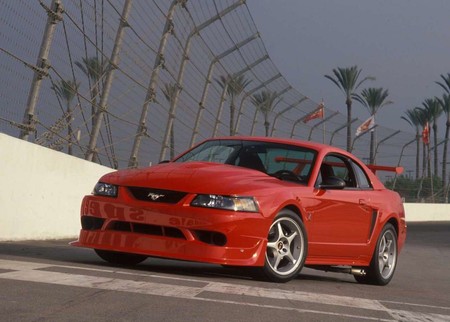 Ford Mustang Svt Cobra R 2000 1280 01