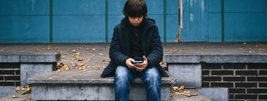 Tres expertas han estudiado cómo empiezan los chats de ciberacoso a menores. La petición más delicada llega muy pronto