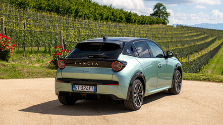 Lancia Ypsilon 2024 10