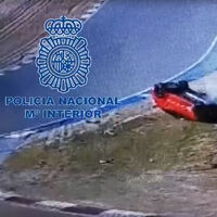 Padre e hijo al calabozo por un vídeo: estrellan el coche en el Jarama, denuncian que se lo han robado y cobran la indemnización