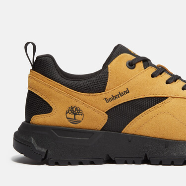 Timberland tiene a mitad de precio las zapatillas color heno que te invitan a la aventura: un modelo para conquistar la cima y triunfar también en la ciudad 