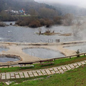 Las aguas termales que puedes visitar cuando quieras, son gratuitas, de acceso libre y no tienen nada que envidiar a los balnearios del Imserso 